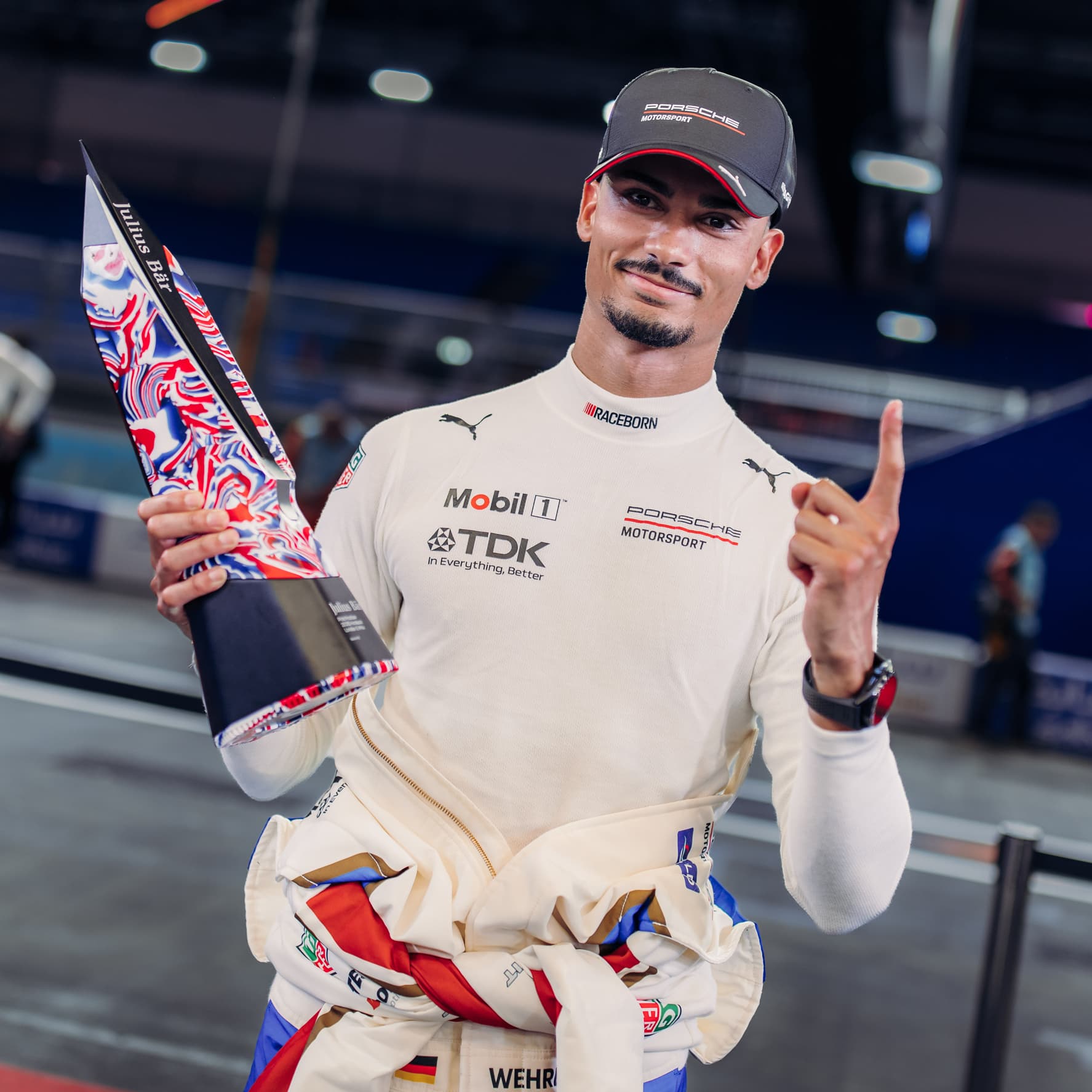 WEHRLEIN TAKES POLE IN LONDON AND CLOSES IN ON CHAMPIONSHIP LEAD